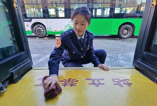 多措并用 公交公司開(kāi)啟“春運(yùn)模式”(圖2)